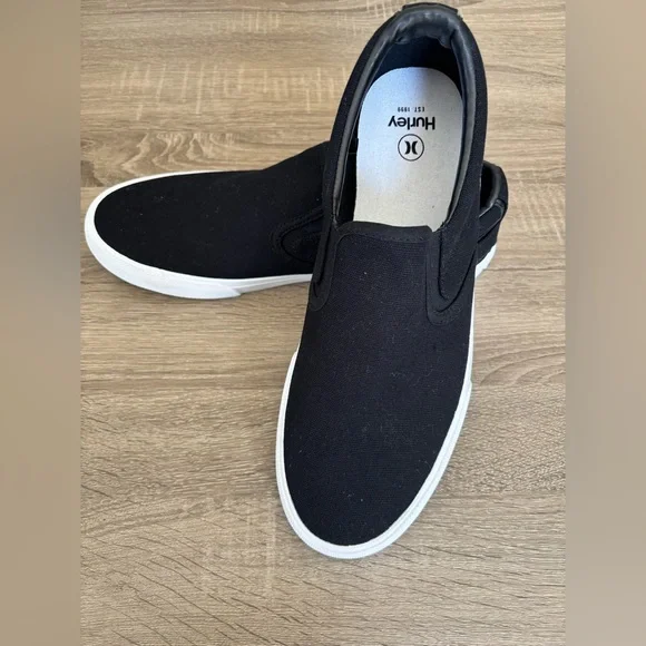 NWOT Hurley Men's Black Slip-On Shoes - Picture 6 of 6